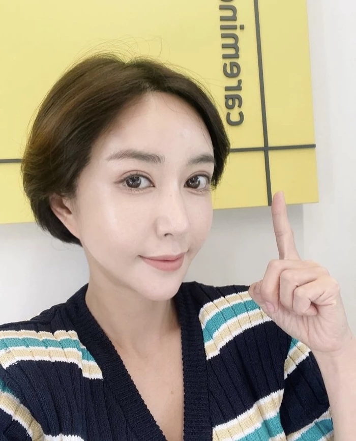 "도박에 가슴골 노출까지" S.E.S 출신 슈, 끊임없이 이혼설 불거진 원조 걸그룹 멤버의 충격 근황 "도박에 가슴골 노출까지" S.E.S 출신 슈, 끊임없이 이혼설 불거진 원조 걸그룹 멤버의 충격 근황