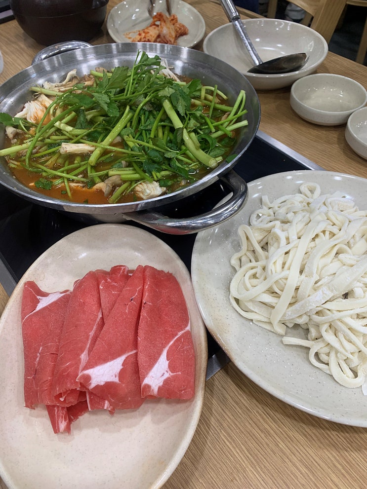  과천 맛집) 미나리 듬뿍 샤브샤브 버섯 칼국수 '봉덕칼국수'