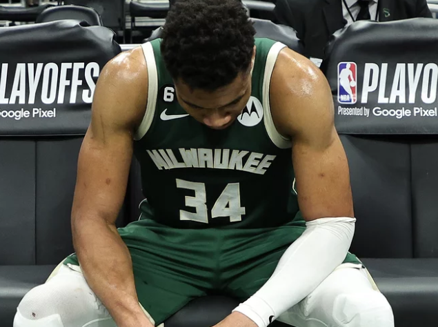 패배에 대한 기자의 질문에 NBA 스타의 반응이 신경에 거슬리는 이유 패배에 대한 기자의 질문에 NBA 스타의 반응이 신경에 거슬리는 이유