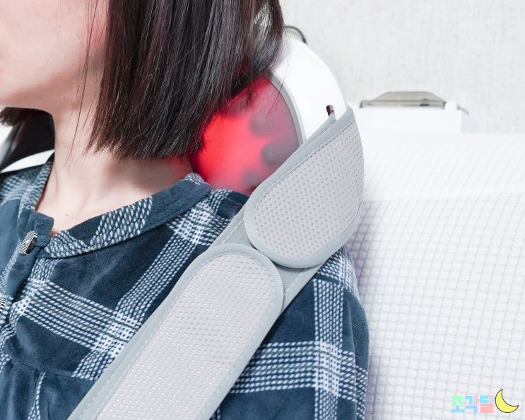  여기저기 아픈 곳 주물러주는 이야 어깨마사지기