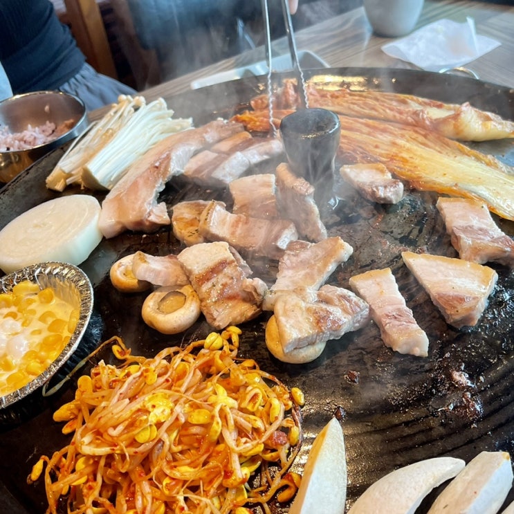  [전주] 신시가지 솥뚜껑 묵은지 삼겹살 도싯골 도청점