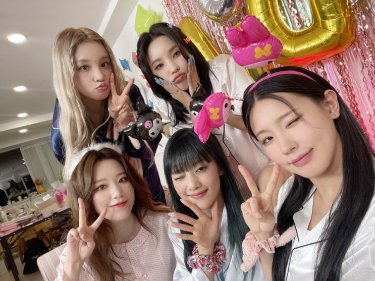 아이들 5주년 축하해 아이들 5주년 축하해