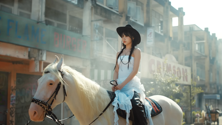  르세라핌, 정규 1집 타이틀곡 '언포기븐(UNFORGIVEN)' 뮤비(촬영지/곡소개/해석)