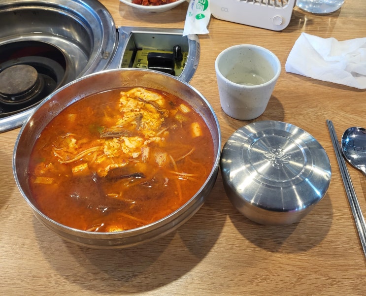 안양 넓은 식당 산골 정육식당 아이에스비즈타워 식사 맛집 한우 육개장