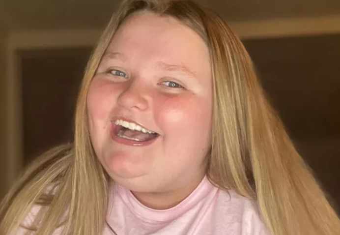 Alana 'Honey Boo Boo' Thompson이 졸업식을 자랑합니다: '내가 여기까지 갈 줄은 생각도 못했어요' Alana 'Honey Boo Boo' Thompson이 졸업식을 자랑합니다: '내가 여기까지 갈 줄은 생각도 못했어요'