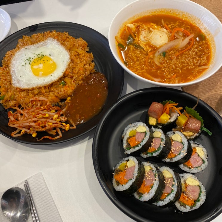  동묘시장 분식집 싸다김밥