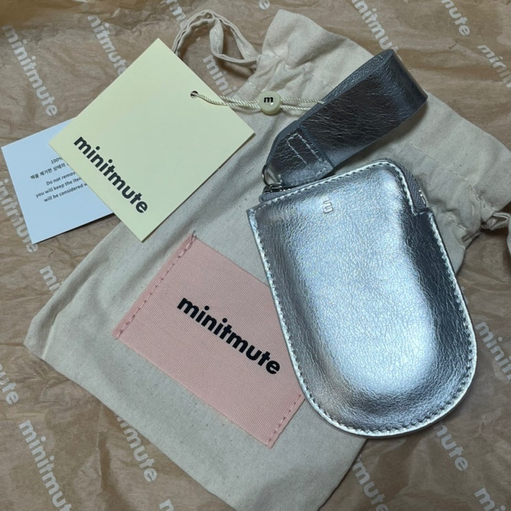 [미닛뮤트 minitmute] MM CARD WALLET_SILVER  | 미닛뮤트 카드 지갑 두 번째 사는 사람의 후기