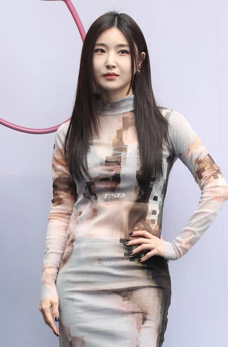 '겁나 촌스럽다' 브브걸 유나, 브레이브걸스에서 브브걸로 이름 변경 후 '악평'에 이렇게 답했다 '겁나 촌스럽다' 브브걸 유나, 브레이브걸스에서 브브걸로 이름 변경 후 '악평'에 이렇게 답했다