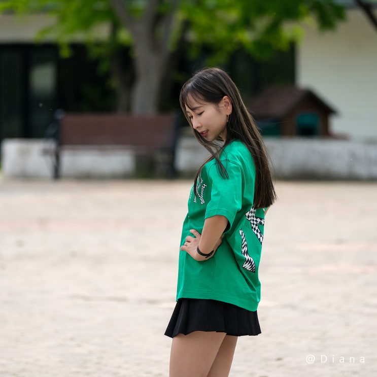 여성 티셔츠 코디 레이어드티 뒷모습도 예쁜 반팔티 MLB 하의실종패션 여행룩 딱좋아 여성 티셔츠 코디 레이어드티 뒷모습도 예쁜 반팔티 MLB 하의실종패션 여행룩 딱좋아