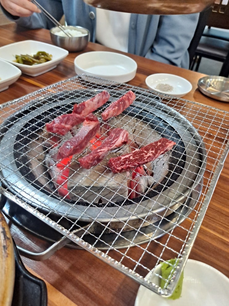  울산소고기맛집<한 우리 한우마을>한우 갈빗살 구이 맛집 추천 후기