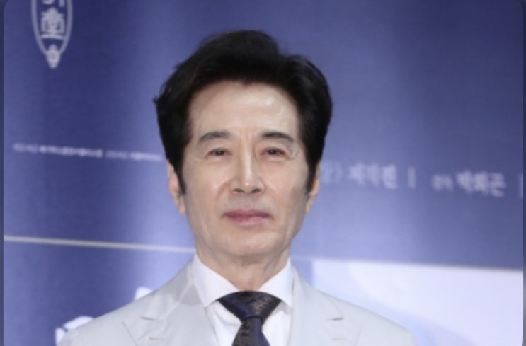 배우 <b>백윤식</b>, 30세 연하 전 <b>연인</b> 상대 에세이 출판 금지... 