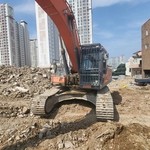 두산 DX300LC5 2017년식 8700만원 판매합니다. 두산 DX300LC5 2017년식 8700만원 판매합니다.