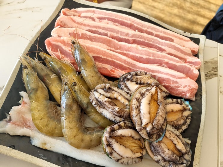  진도 맛집] 진도쏠비치 근처 진도삼합구이세트 분위기 좋은 바베큐 맛집 '캐빈제이 바베큐 & 꽃피는전복식당2'