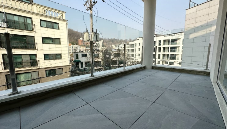  발코니 타일 시공 (페데스탈 데크)