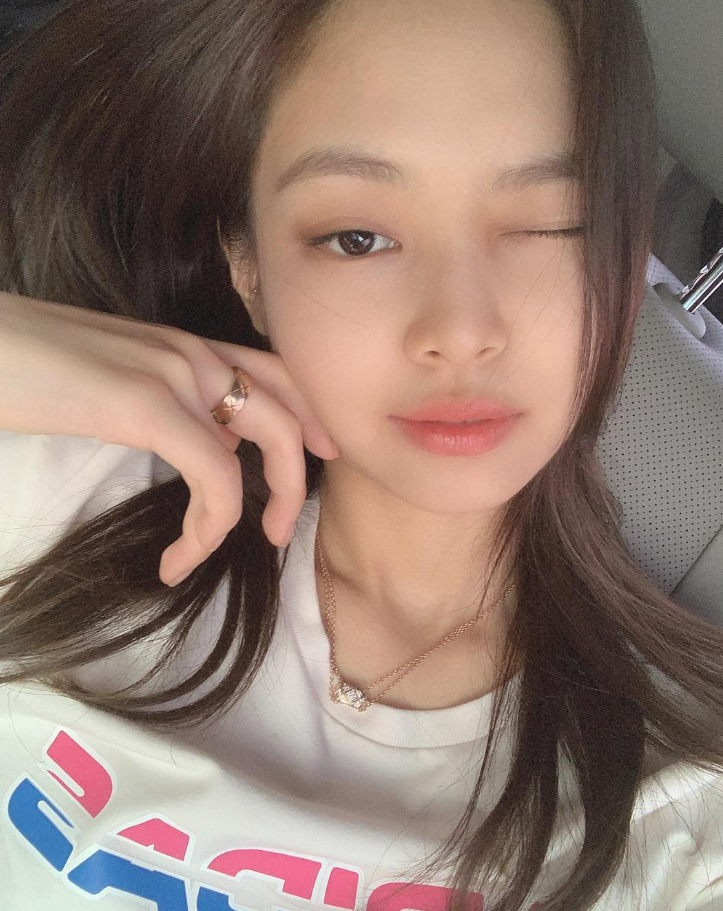  연예인들의 데일리반지로 명품 쥬얼리 브랜드 샤넬의 코코 크러쉬 골드 링