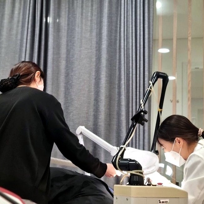  강남역 피부과 맥스지 피코토닝 색소 치료 유명한 곳