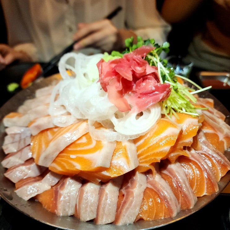  강남 맛집 신논현 술집 추천 무한리필 김천재의 육회반한연어 신논현본점