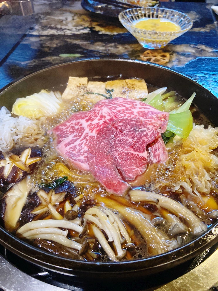  도쿄등심 청담점에서 아늑한 밤, 맛있는 스키야키 어떠세요?^^