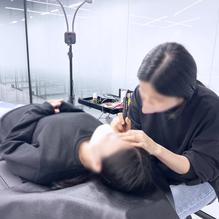  반영구색소 번짐과 아이라인 변색의 원인