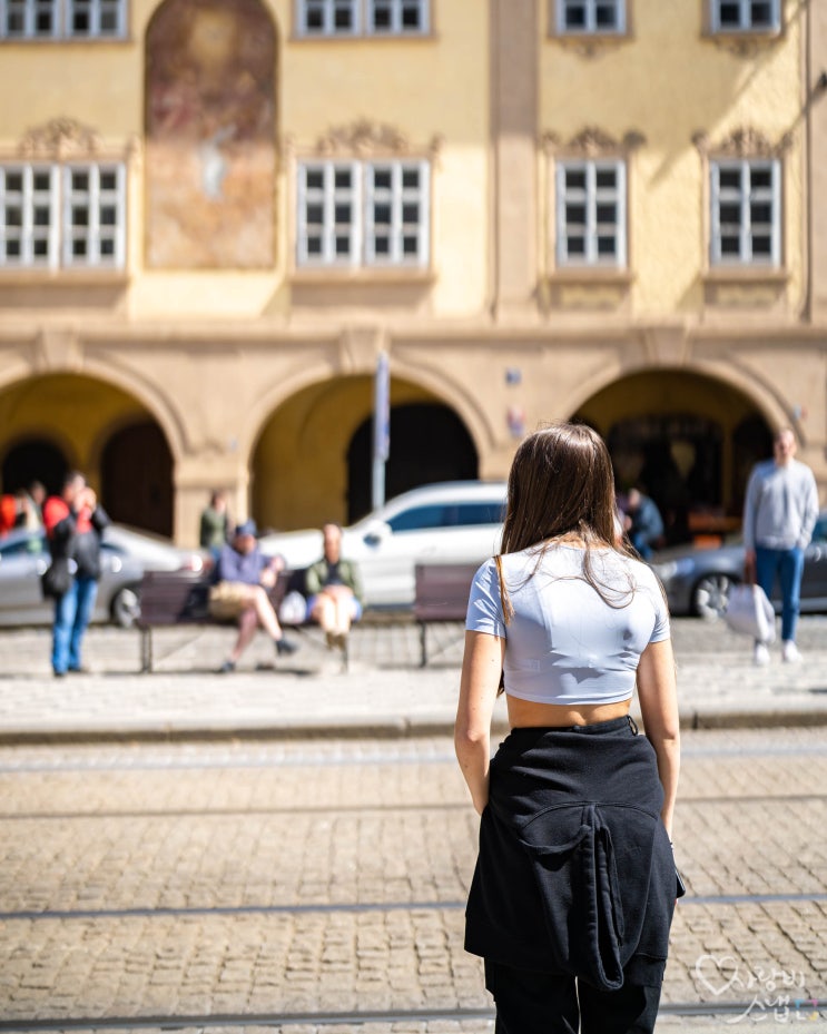  첫 반팔 입고 촬영, 23년 5월 3일 체코 프라하 날씨 by 석영작