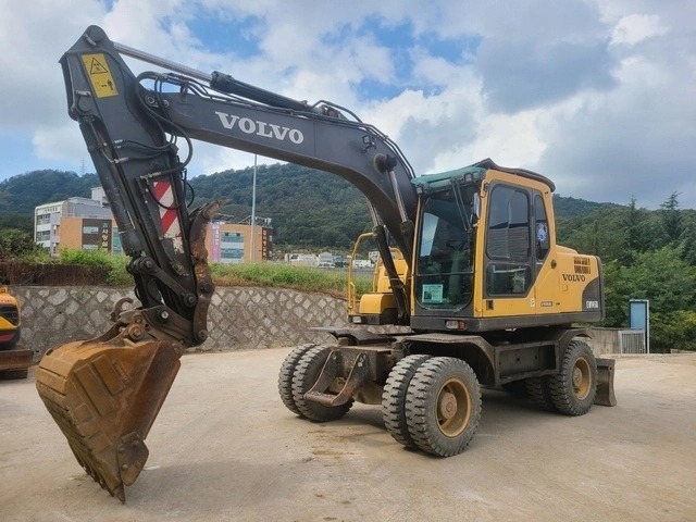 볼보 EW145BP 2015년식 5800만원 판매합니다. 볼보 EW145BP 2015년식 5800만원 판매합니다.