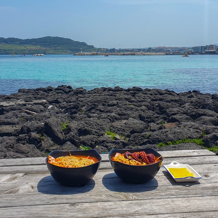  제주 함덕 해변 앞 뷰맛집 '섬오름 해물라면' 추천!