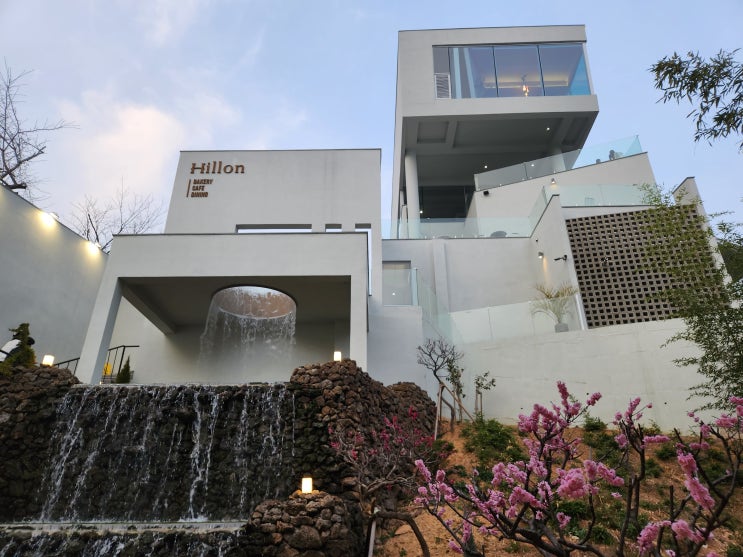  여수 여행 추천 힐론카페 핫플 오션뷰 실내 데이트 코스