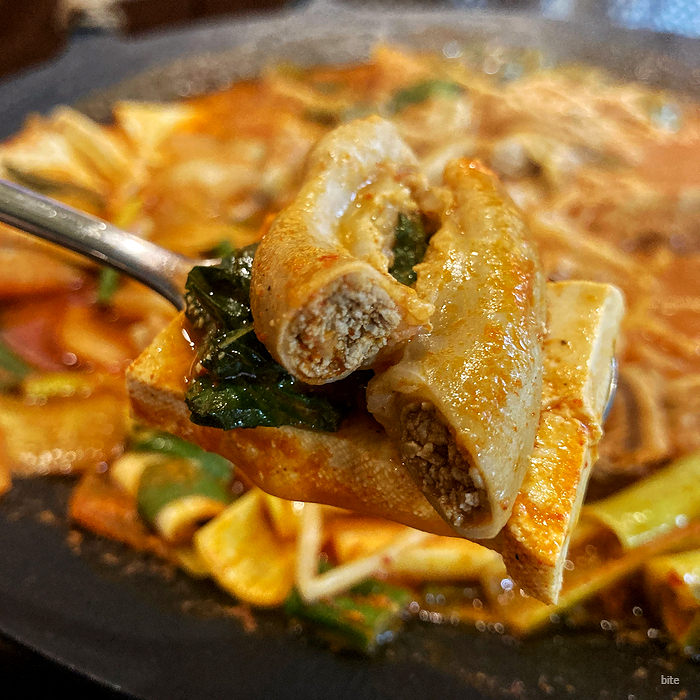  인천 주안동 곱창 '곱찌' 진한 국물과 곱이 가득 찬 통곱창 전골 맛집