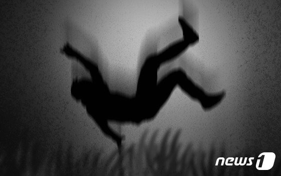 관리 소홀로 치매노인 추락사…복지시설 요양보호사·시설장, 벌금형 관리 소홀로 치매노인 추락사…복지시설 요양보호사·시설장, 벌금형