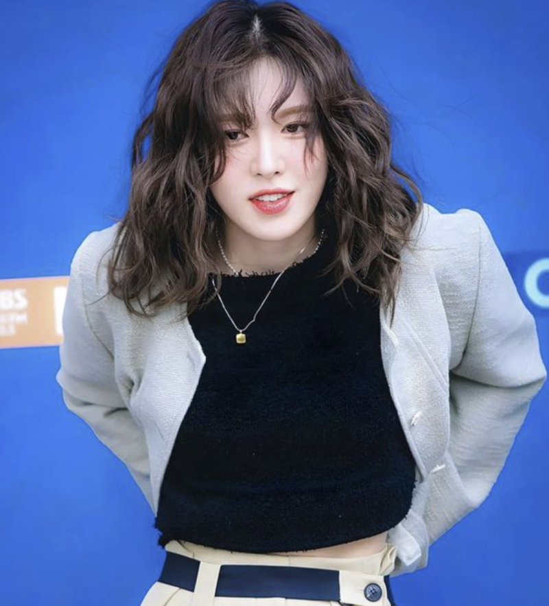갈색 생머리를 가진 연예인