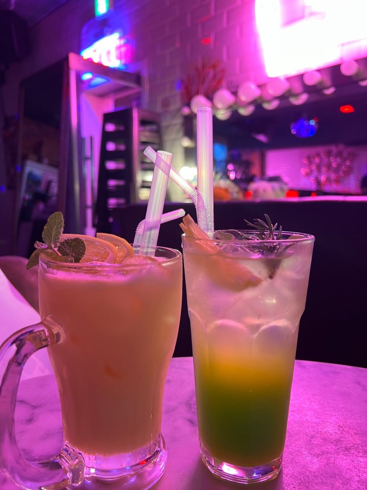 [홍대 술집]핑크엘리펀트 : 피나콜라다, 미도리사워, 프렌치프라이와 나쵸 +메뉴판