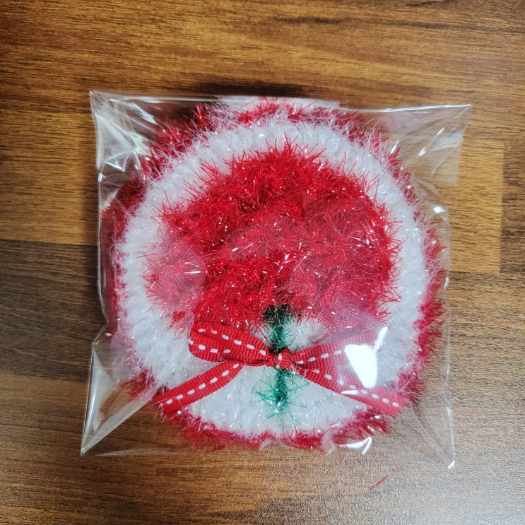  어버이날 선물로 카네이션 수세미 만들어보았어요