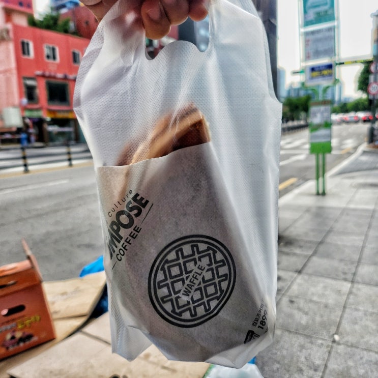  구로디지털단지 카페 컴포즈커피, 와플 맛집이래요.