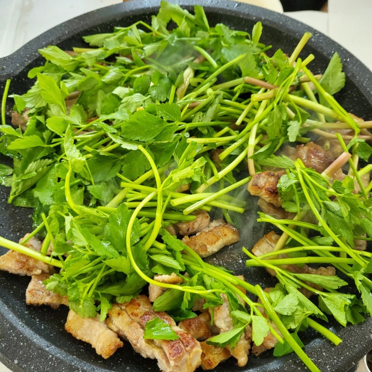  청도 한재로 미나리 삼겹살 구워먹기~