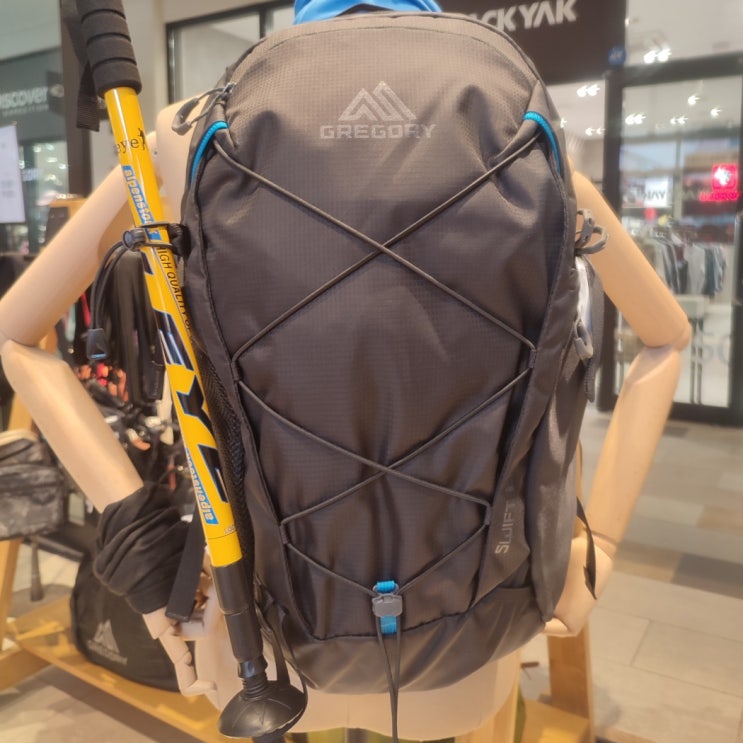  그레고리 여성 배낭 스위프트 22리터 XENO BLACK DK539018