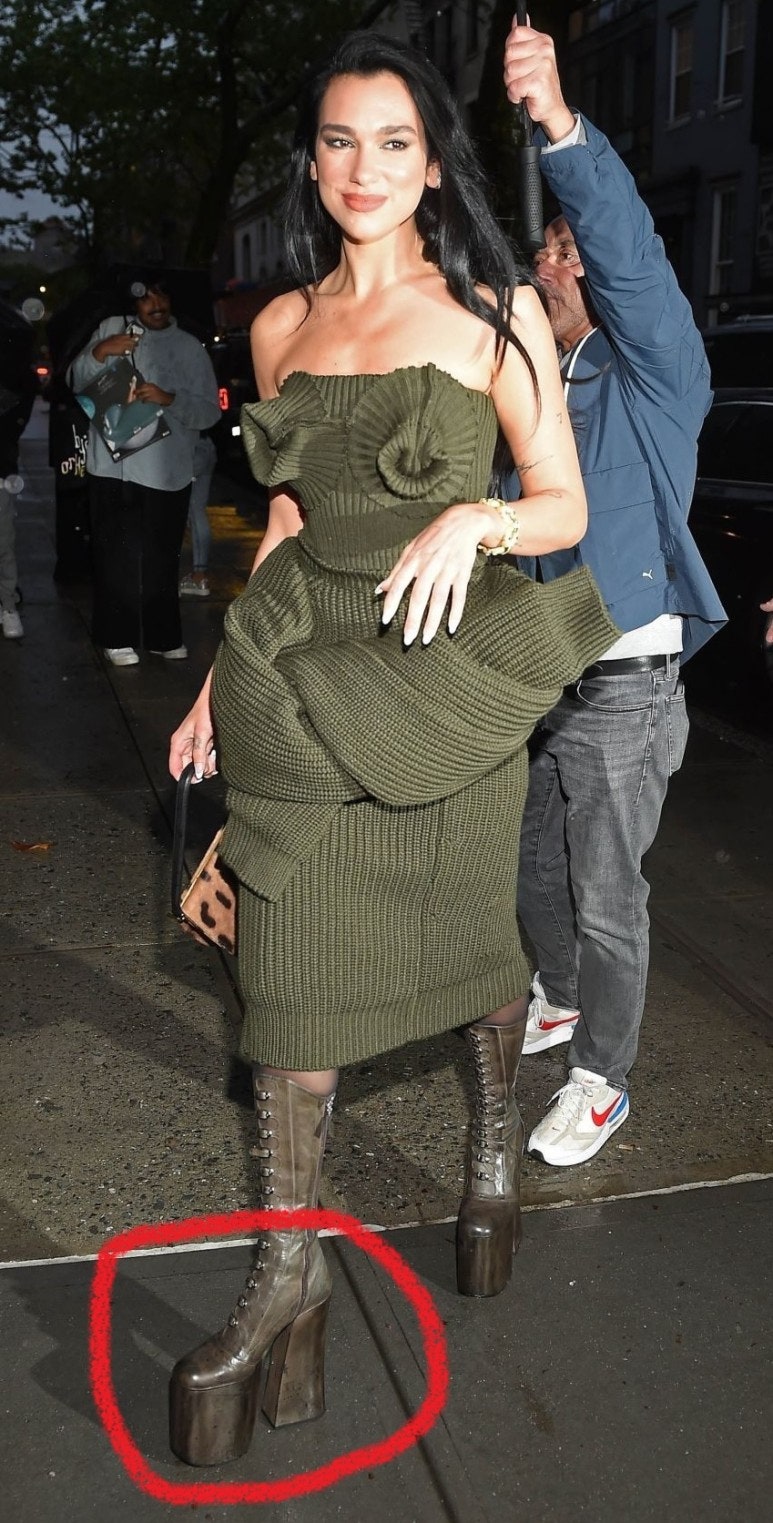 Ballin' with Sonic and Tails in GMod, image size:773x1523