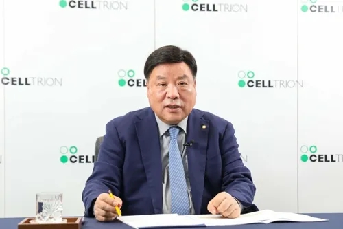‘혼외자 구설’ 서정진 셀트리온 회장 “비난은 제게...소임은 끝까지” ‘혼외자 구설’ 서정진 셀트리온 회장 “비난은 제게...소임은 끝까지”