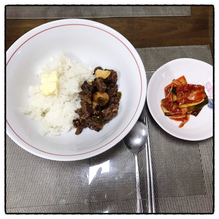  월정식품점 새송이버섯 소고기 메추리알 장조림 한우장조림비빔밥 대파김치 맛 후기