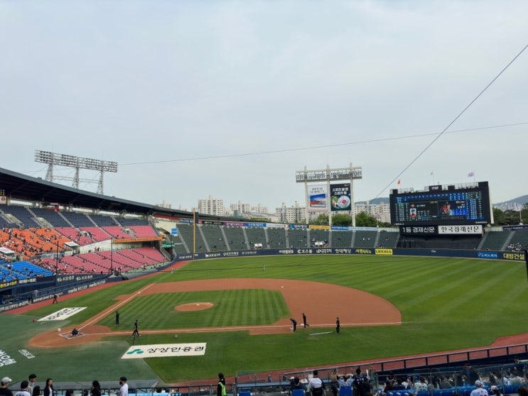 <b>두산</b>을 제물로 <b>연승</b>시작합니다/230503 <b>한화</b>vs<b>두산</b>/3번째 직관... 