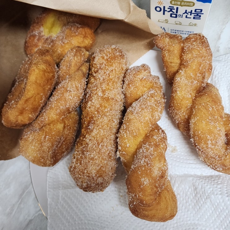  행복한 찹쌀꽈배기 화정점 꽈배기&도너츠 6000원 세트 먹방 솔직한 후기