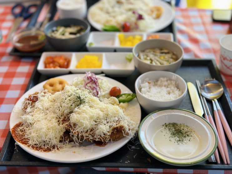  논현동 돈까스 맛집 눈치까스 | 눈치돈까스, 매운돈까스, 쫄면 점심 맛집: 서울/논현동