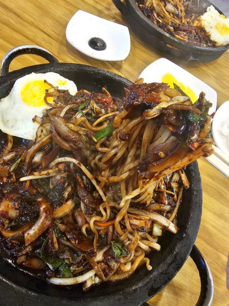  맛집 :) 대구 칠곡 짜장면맛집 개뜨거운게 좋아 오늘은 돌짜장먹는날 "돌짜장"
