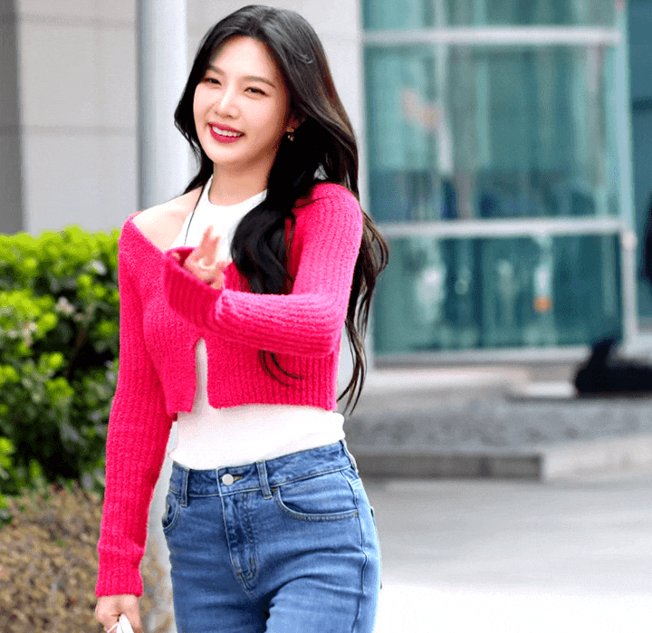  화사한 봄처녀 같은 상큼 청순 발랄 레드벨벳 조이 SBS 동물농장 출근길 모습