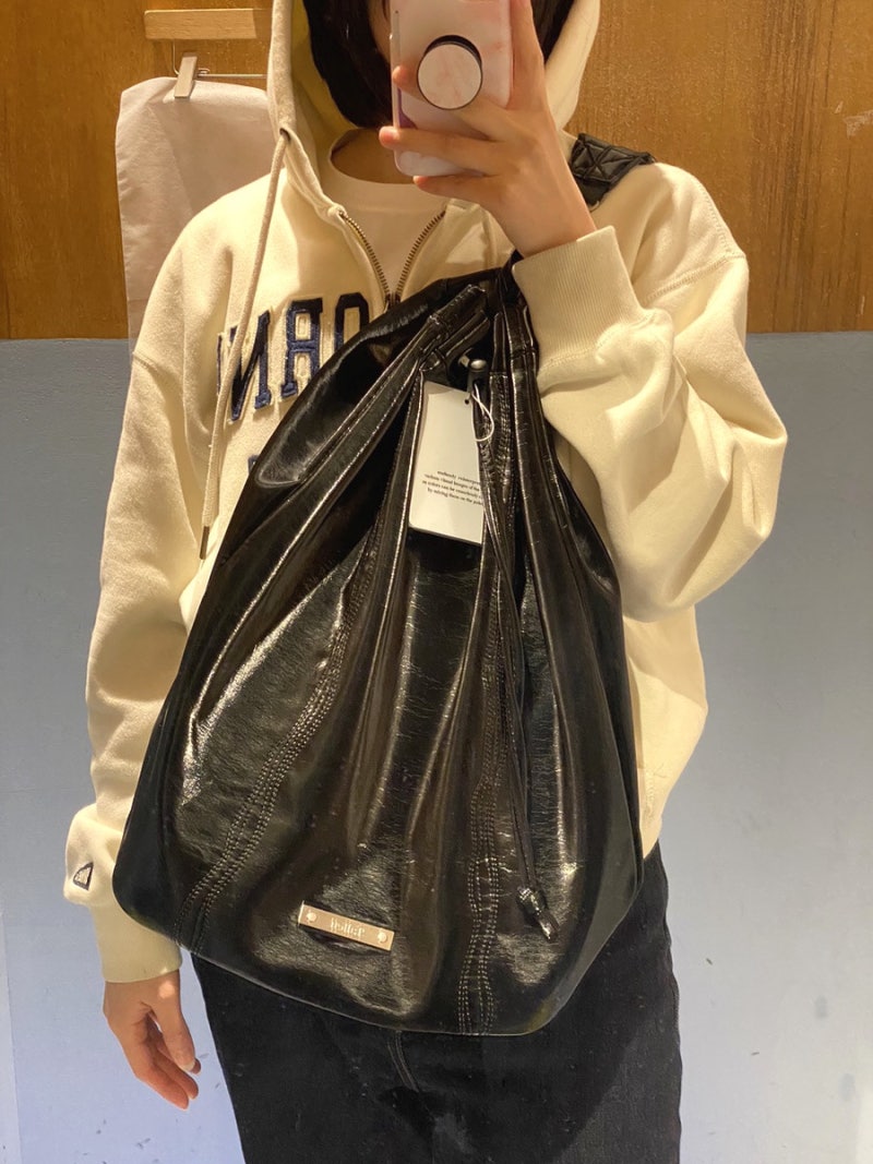 팔렛 브랜드 20대 남자 여자 가죽 투웨이 슬링백 크로스백 대학생 패션 복조리 가방 추천