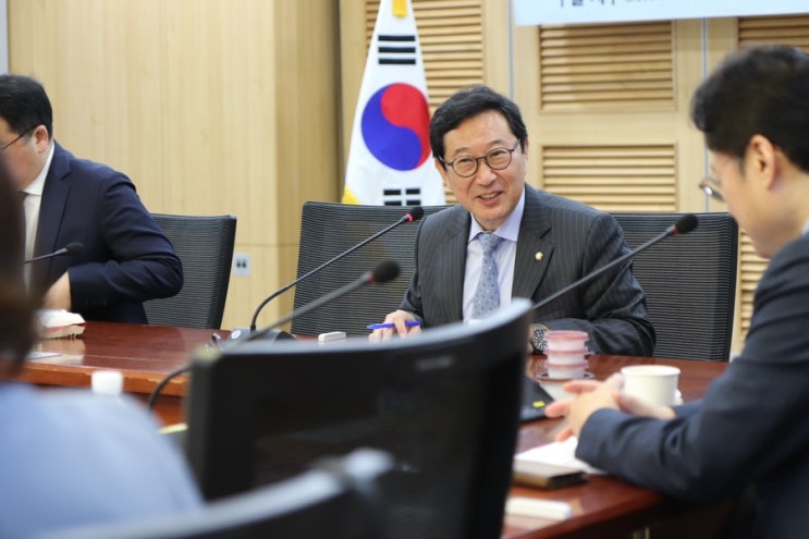 [의정활동 25시] ‘한미 <b>정상회담</b> 평가와 향후 과제’를 주제로... 