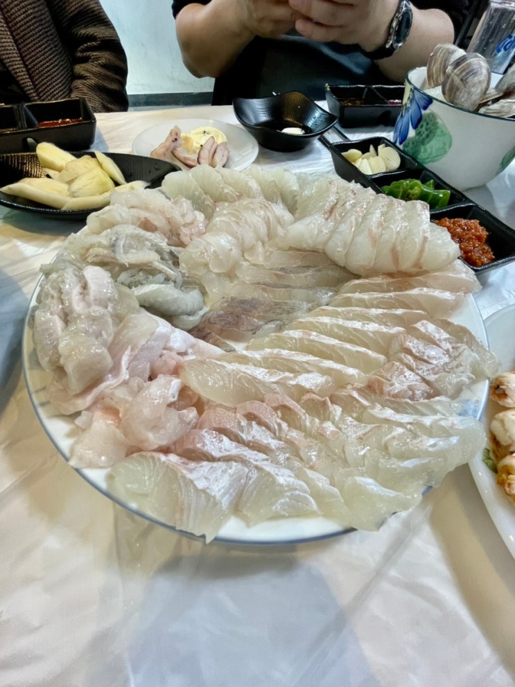 100%국내산 자연산광어 가성비 좋은 최고의 횟집 신부동 경남아너스빌 바다횟집 / 천안식후감