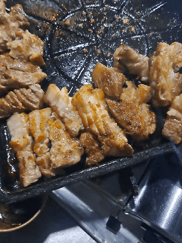 [부천역 맛집] 뻥쟁이네 부천남부역점 :: 고기 구워주는 제주도산 고깃집, 재방문을 부르는 돼지고기 맛집