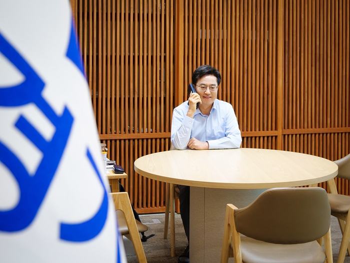 <b>김동연</b>, 尹 <b>대통령</b> 취임 1주년 평가 "성과는 없고 국민상대... 