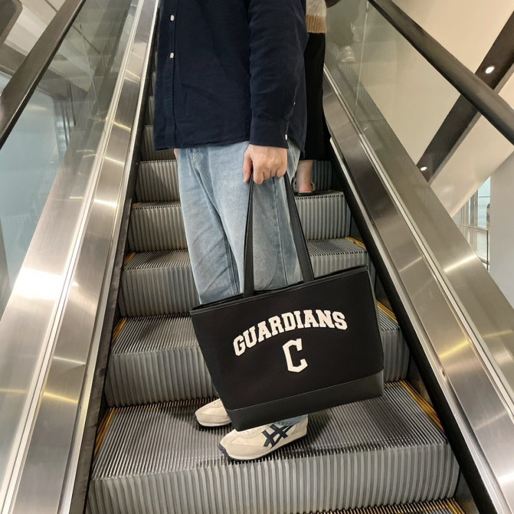 남자토트백 MLB바시티 숄더백 보부상가방 후기 남자토트백 MLB바시티 숄더백 보부상가방 후기