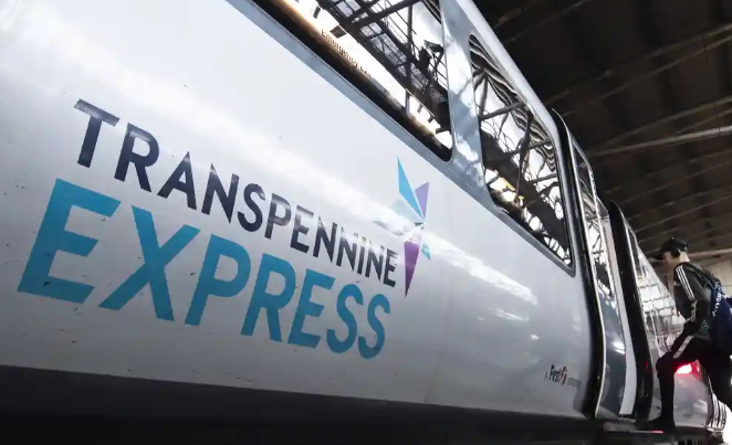 서비스 불량이 계속된 후 TransPennine Express를 제어할 상태 서비스 불량이 계속된 후 TransPennine Express를 제어할 상태